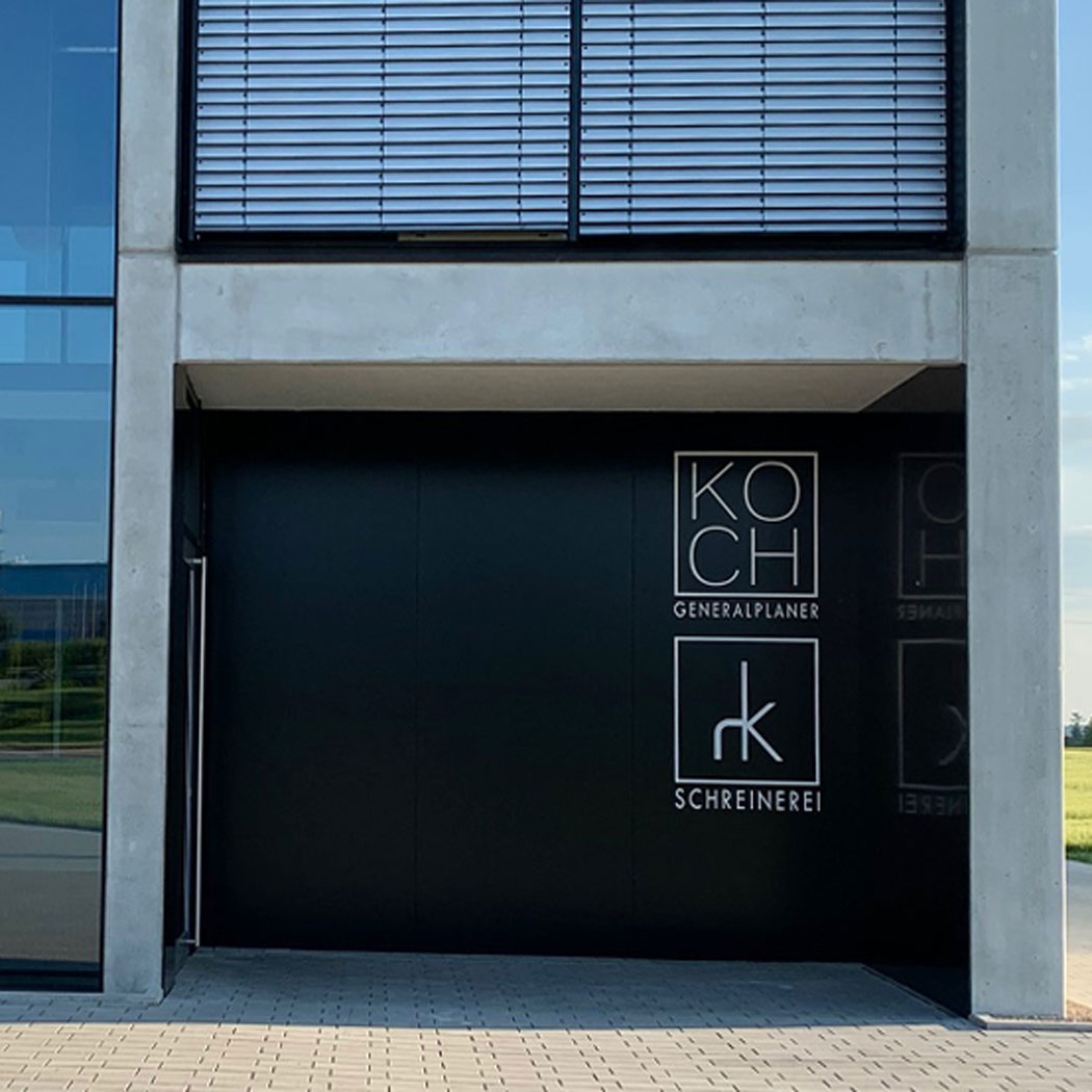 Firmenschild als Werbetechnik-Referenz